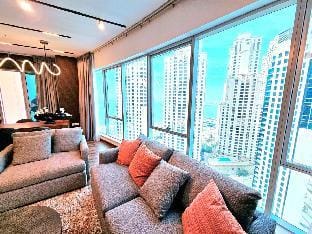 Upgraded 1BR in Marina promenade Apartment in Dubai