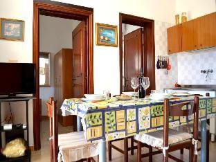 Tanoshii holiday home on the ground floor with outdoor space and parking space Vacation rental in Apulia