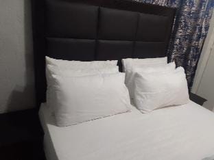 Katherine Street Sandton Apartment  Gautrain/ Mall Apartment in Sandton