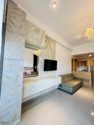 Romantic skyline beach view perfect for honeymoon  Apartment in Negombo