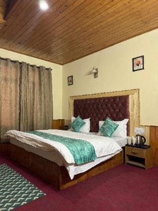 Vamika Cottages  Vacation rental in Manali