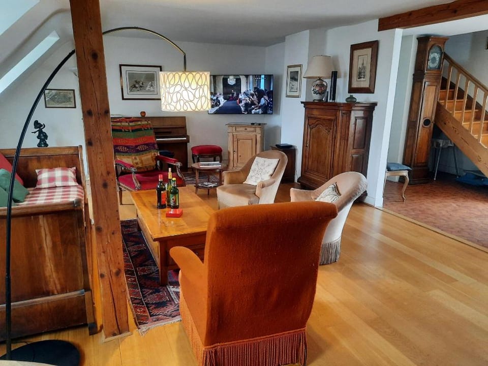emilie 145m2 ac 1 free parking 4br 2bth Apartment in Strasbourg