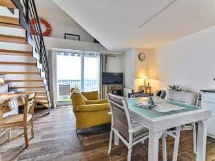 Duplex 4   toiles  vue mer et port de plaisance Apartment in Talmont-Saint-Hilaire