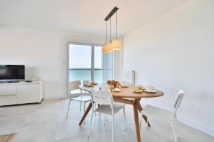 Appartement de caract  re  superbe vue mer 280 Apartment in Les Sables-d'Olonne