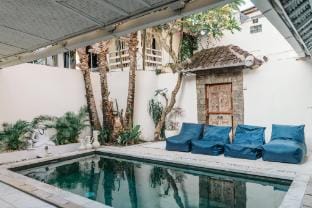Modern 3BR Villa, 4min to Double Six Beach + Pool Villa in Kuta