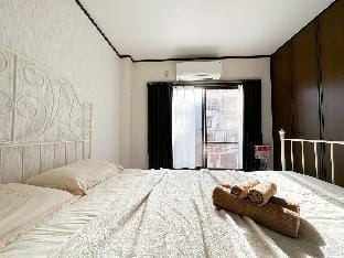 Four stops to USJ！3toilets 3LDK 6ppl Cozy house Vacation rental in Osaka