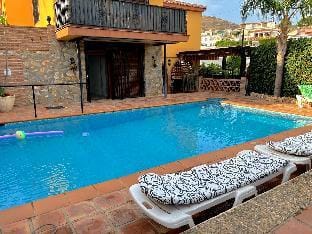Casa con piscina junto a playa Vacation rental in Costa Tropical