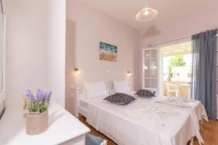 Relax Studios Corfu ★ AVRA ground floor studio Apartment in Roda
