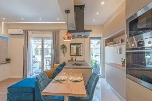 Urban Luxury Haven in Athens Center Apartment in Athens