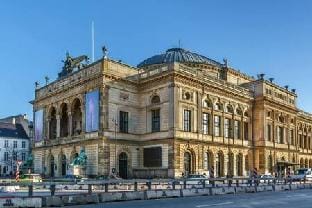 Stylish 2BR w Private Balcony in CPH City Centre Apartment in Copenhagen