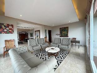 Incredible 3BR Villa with Beautiful View Villa in Bali