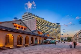 Welcome 3 Rooms, 3 Bathrooms, 5 min to Liaoning Night Market, Zhongxiao Fuxing MRT Apartment in Taipei City