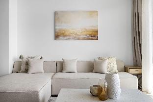 Amazing 2br with a lagoon view in Creek Harbour Apartment in Dubai