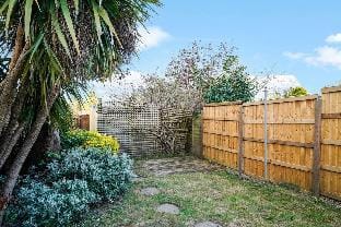 Hububb Luxury Eastcote Vacation rental in Pinner