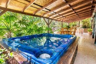Tafat's Haven Lodge Vacation rental in North District