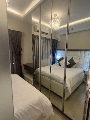 Miami Vice Luxury Stays Apartment in Pasay