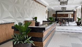 Condotel Deluxe @ Brixton Place nr BGC  & Ortigas  Apartment in Pasig