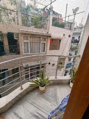 Deyshomes Lovely small private service appartment Apartment in Noida