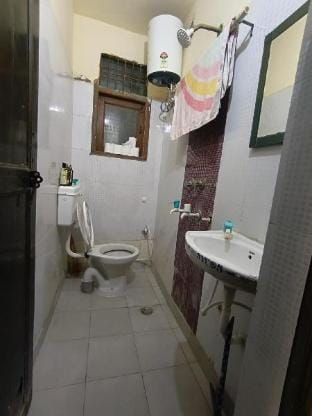 Deyshomes Lovely small private service appartment Apartment in Noida