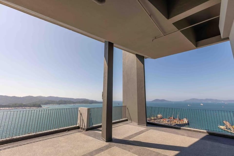 HayBay Jesselton Quay Deluxe Seaview Suite Apartment in Kota Kinabalu