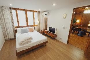 Private House Seoul STN,6BR,3Bath, Airport Pick Up Vacation rental in Seoul