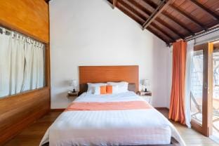 Stunning 3BR Private Pool Villa near Tanjung Benoa Villa in Kuta Selatan