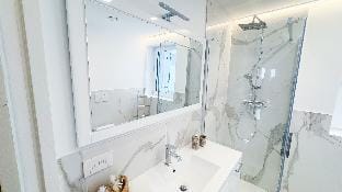 Seafront Modern Farmont Venice Suite Apartment in Chioggia