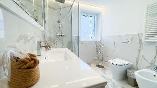 Seafront Modern Farmont Venice Suite Apartment in Chioggia