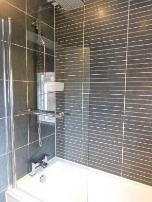 Beautiful 3 bedroom home with large garden   35 mins to Glasgow   Edinburgh Vacation rental in Scotland