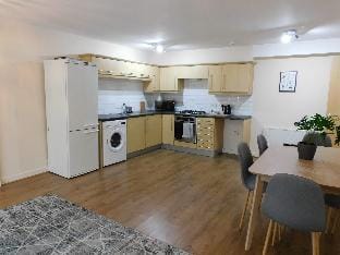 Fabulous  2 bed apt  10 mins from City Centre Apartment in Glasgow