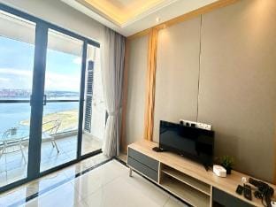 R&F • Summer Suite | 2B2B Apartment in Johor Bahru