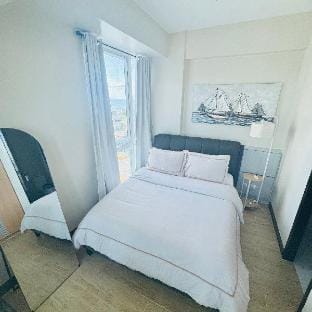Condo/ Free Airport Pick up/ Beach & Pool Access  Apartment in Lapu-Lapu City