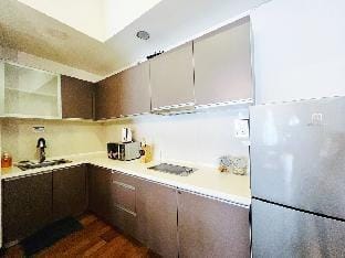 Elegant Studio With Balcony @RegaliaSuites Vacation rental in Federal Territory of Kuala Lumpur