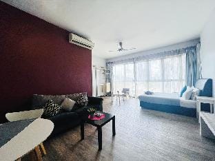 Glorious Studio Apartment @RegaliaSuites Vacation rental in Federal Territory of Kuala Lumpur