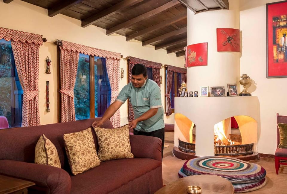 Oak Lodge 5BD Vintage Home Villa in Uttarakhand