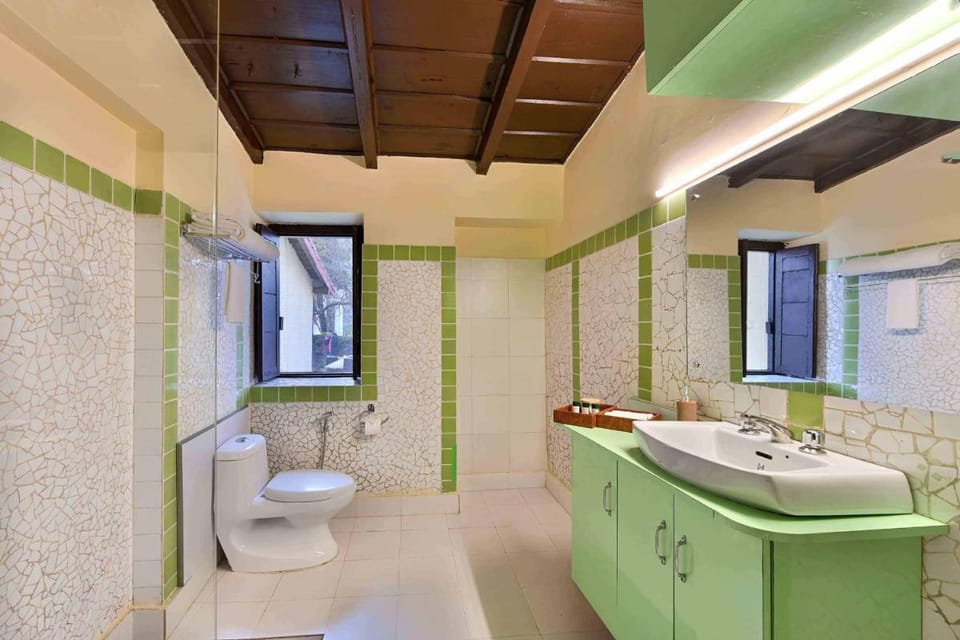 Oak Lodge 5BD Vintage Home Villa in Uttarakhand