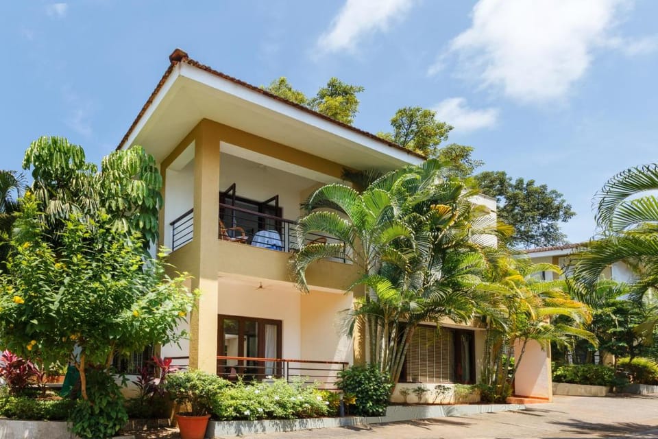 Solace Est 6BR Family Pool Villa Candolim Cook Villa in Candolim