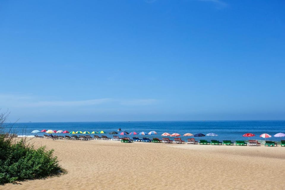 Solace Est 6BR Family Pool Villa Candolim Cook Villa in Candolim