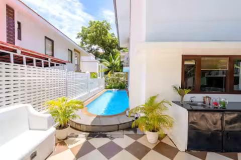 Solace Est 6BR Family Pool Villa Candolim Cook Villa in Candolim