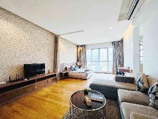 Glamour Studio KLCC View@Regalia Suites Vacation rental in Federal Territory of Kuala Lumpur