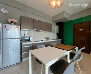 Beauteous Klcc View 03 Bed Room @RegaliaSuites Vacation rental in Federal Territory of Kuala Lumpur