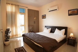 Free Breakfast & Kitchen | Near Ekana Stadium Apartment in Lucknow