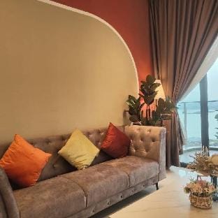 轻奢风休闲套房三卧三卫6-12人适合家庭入住@金海湾Danga Bay YIJIA Homestay Apartment in Johor Bahru