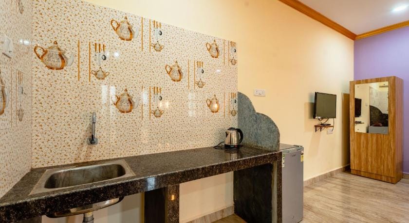 Tropical Beach Walk Hotel in Calangute