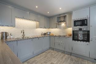 Relaxing Home with large Terrace by LetMeStay Vacation rental in Ambleside