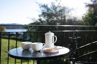 Homes in the Sun Winner - Spacious - Lake Views Apartment in Ambleside