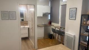 beautiful Modern studio fully Renovated Apartment in Paris