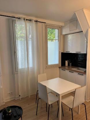 Charmant 2 pi  ces    Issy- les -Moulineaux Apartment in Vanves
