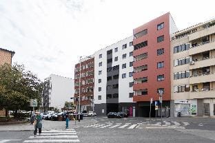 Design 2BDR Apartment with Balcony- FREE PARKING Apartment in City of Zagreb