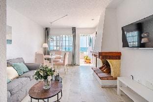 Beachhouse 15m beach  sea Duquesa Manilva Anda Apartment in Costa del Sol